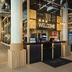 Moxy 3*