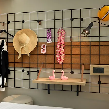 Moxy * Nice