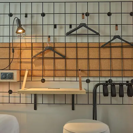 Отель Moxy 3*