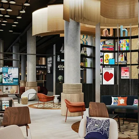 Hotel Moxy Niza