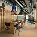 Moxy 3*